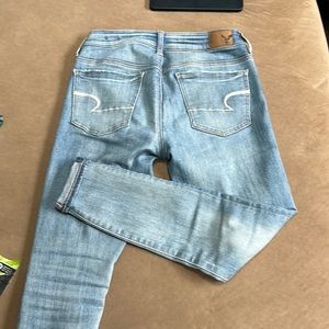 American Eagle Sz 6 cropped jeans